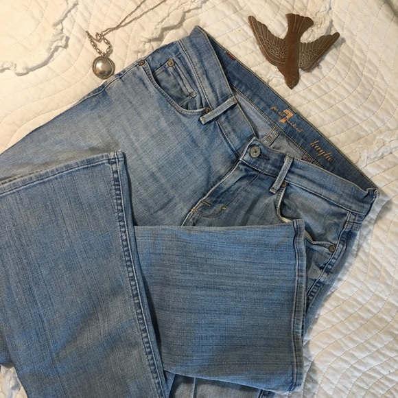 7 FAM Light Wash Flare Jeans Size 26 Kaylie - Picture 2 of 7